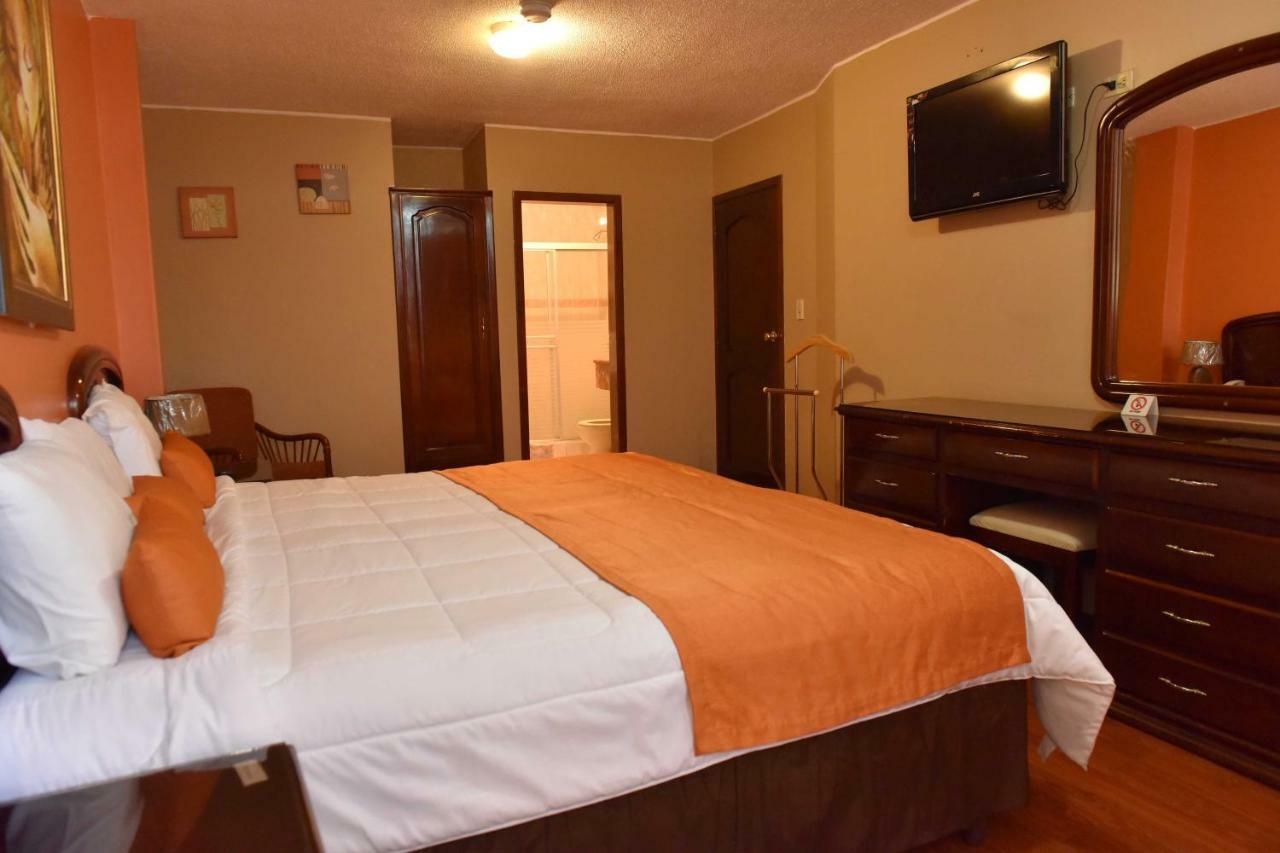 Hotel Makroz Латакунга Экстерьер фото