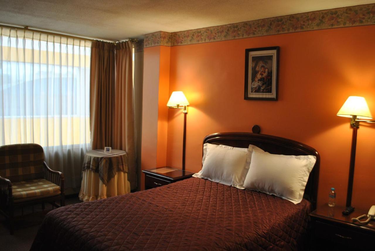 Hotel Makroz Латакунга Экстерьер фото