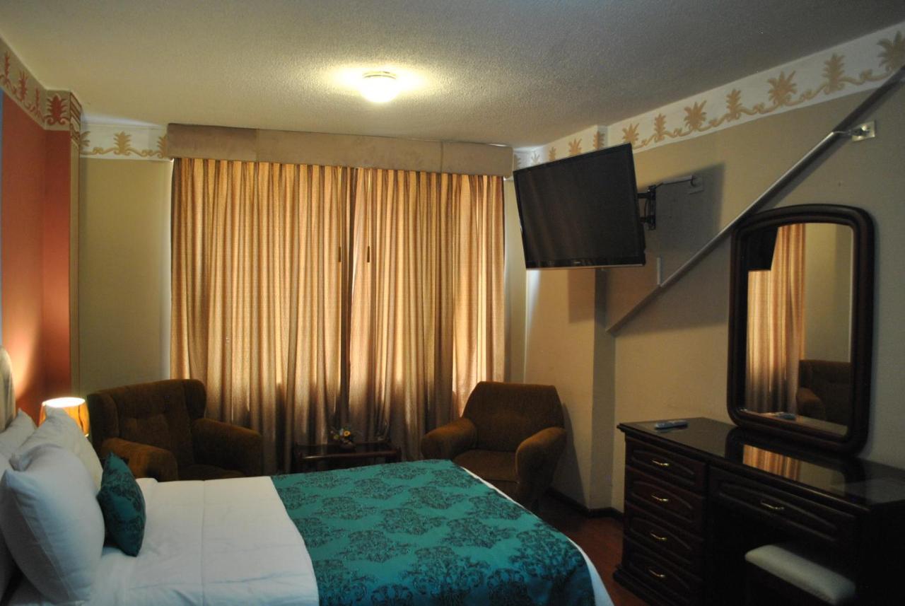 Hotel Makroz Латакунга Экстерьер фото